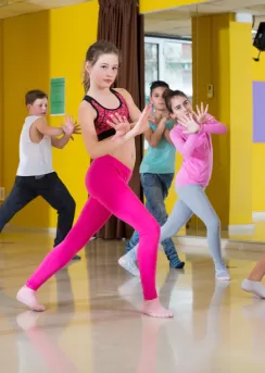 çocuklar için dans kursu