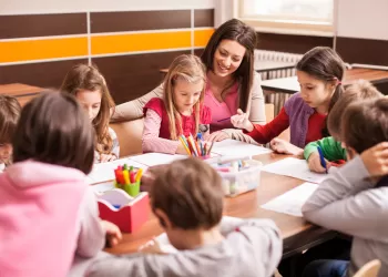 Eğitici Kurslarla Çocuklar Hem Eğleniyor Hem Öğreniyor!