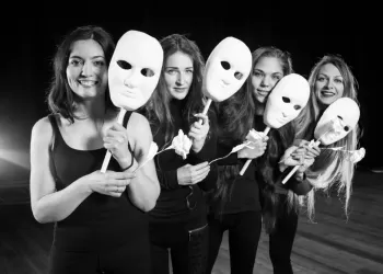 İçinizdeki Gücü Ortaya Çıkarma Zamanı Geldi! – Drama Kursu