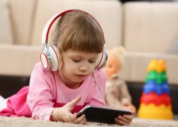 Küçük Yaşlardan Büyük Tehlike: 2 Yaş Telefon Bağımlılığı