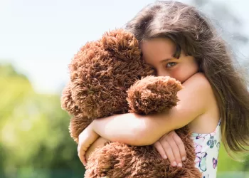 4 Yaş Çekingenlik: Normal Gelişimin Bir Parçası mı?