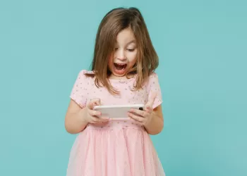 Dikkat! 4 Yaş Telefon Bağımlılığı Tehlikeli Sonuçlar Doğurabilir!