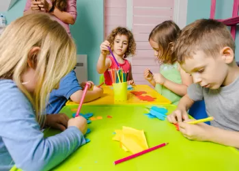 Neden Çocuğumu Hobi Kursuna Göndermeliyim? - Çocuklar İçin Gelişim ve Eğlence Dolu Bir Deneyim