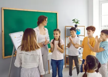 Eğitimde Yaratıcı Drama Yöntemi: Öğrencilerin Aktif Katılımını Sağlayan Bir Öğrenme Yaklaşımı